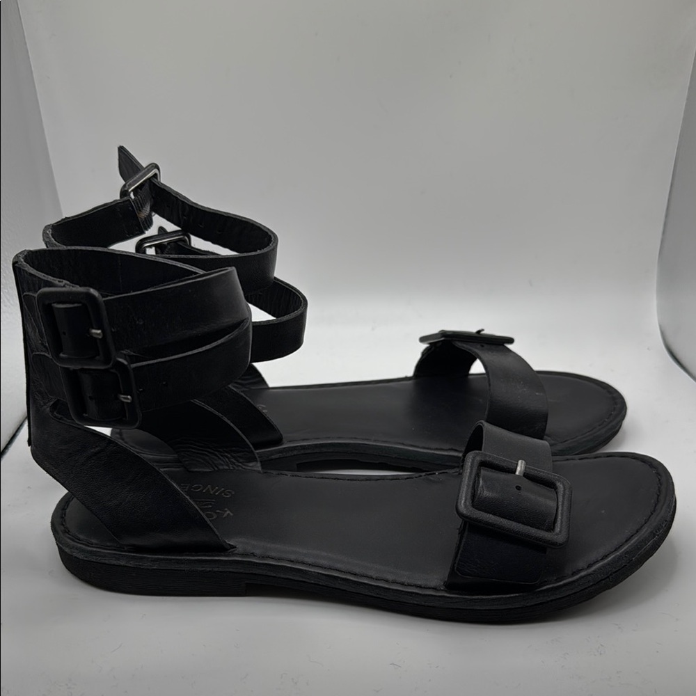 Kork-Ease Yvette Black Buckle Strap Sandals Size 7